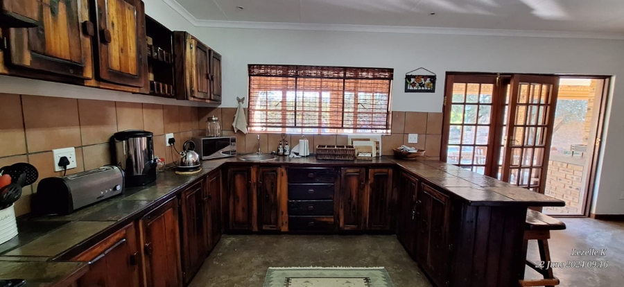 8 Bedroom Property for Sale in Swartruggens North West